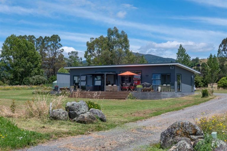 Photo of property in 62 Parerohi Grove, Kuratau, Turangi, 3381