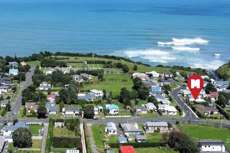 Photo of property in 3 Hickey Place, Opunake, 4616