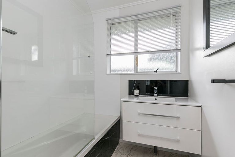 Photo of property in 12c Lane Street, Wallaceville, Upper Hutt, 5018