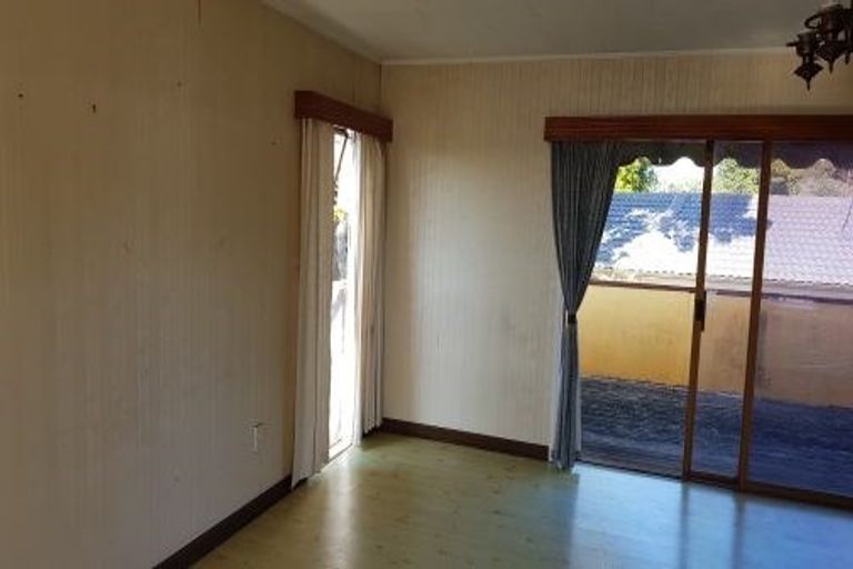 Photo of property in 69 Casuarina Road, Half Moon Bay, Auckland, 2012