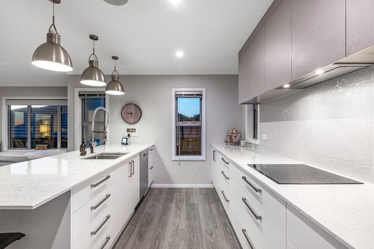 Photo of property in 10 Margaret Shields Avenue, Aotea, Porirua, 5024