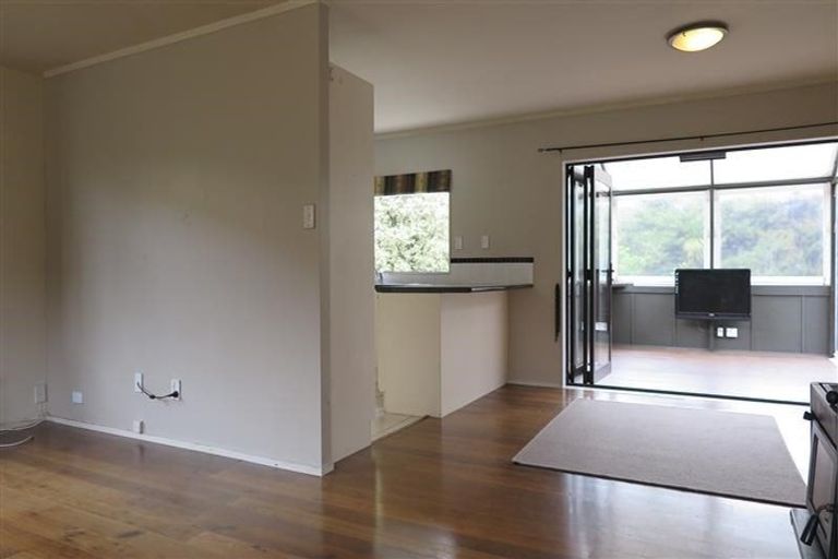 Photo of property in 11 Waimoko Glen, Swanson, Auckland, 0612