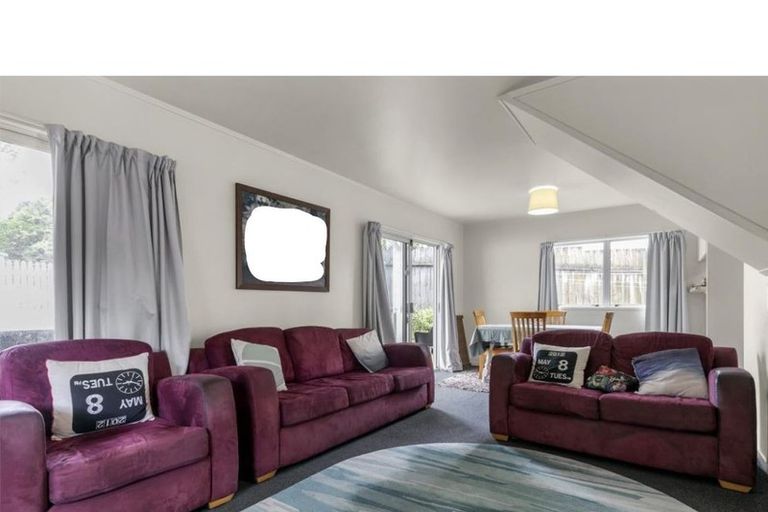 Photo of property in 99 Kemp Road, Massey, Auckland, 0614