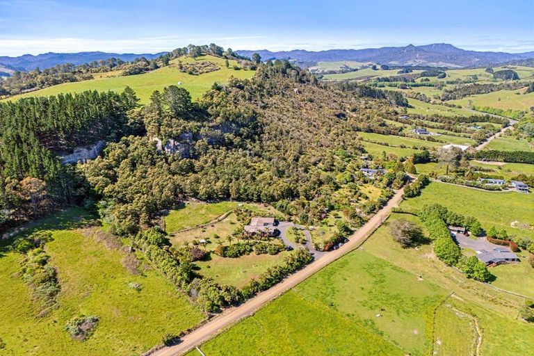 Photo of property in 80 Hodge Road, Coroglen, Whitianga, 3591