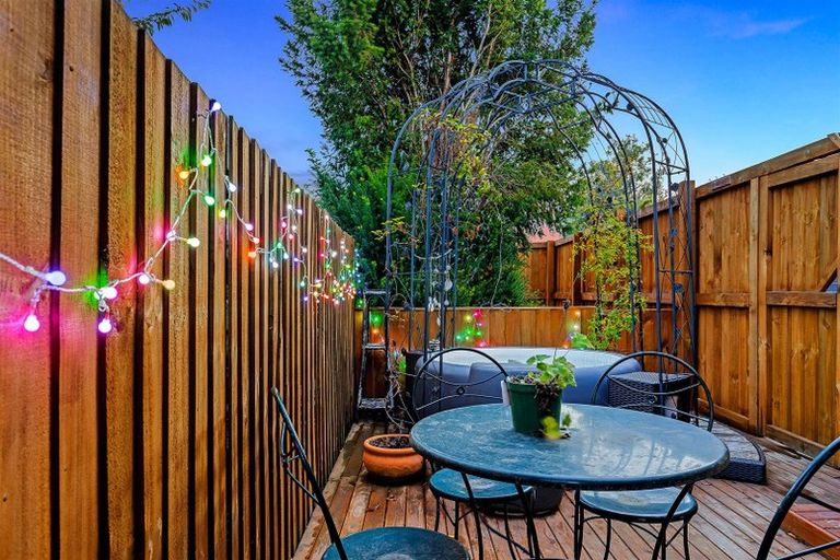 Photo of property in 6 Mcbratneys Road, Dallington, Christchurch, 8061