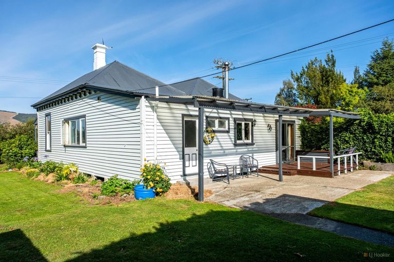 Photo of property in 70 Parsonage Road, Waimate, 7978