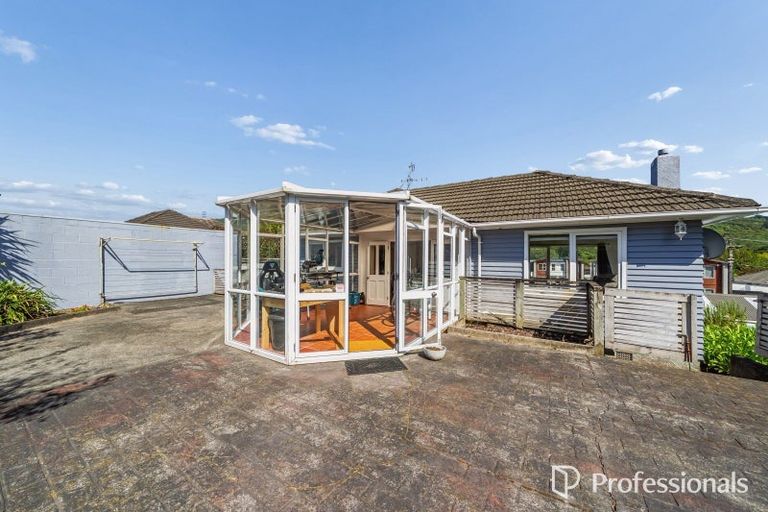 Photo of property in 9 Peel Place, Wainuiomata, Lower Hutt, 5014