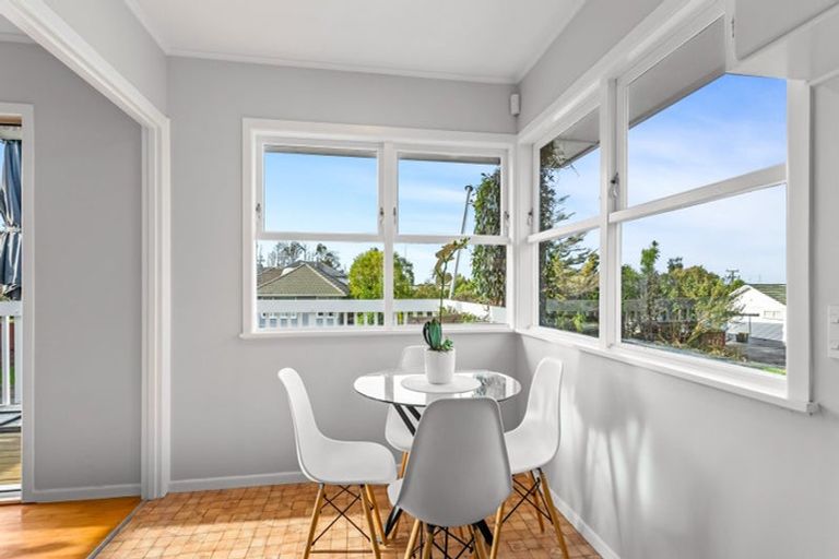 Photo of property in 63 Divich Avenue, Te Atatu South, Auckland, 0610