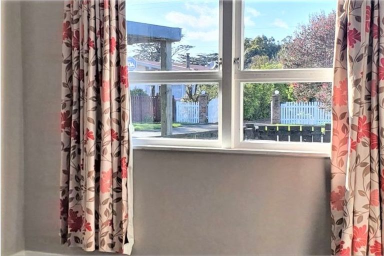 Photo of property in 1 Hardie Grove, Featherston, 5710