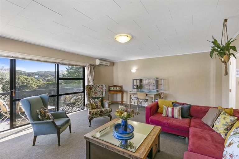 Photo of property in 21 Lynda Avenue, Paparangi, Wellington, 6037
