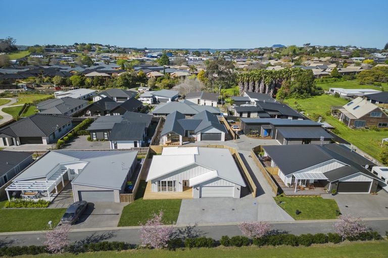 Photo of property in 6 Grove Lane, Omokoroa, 3114