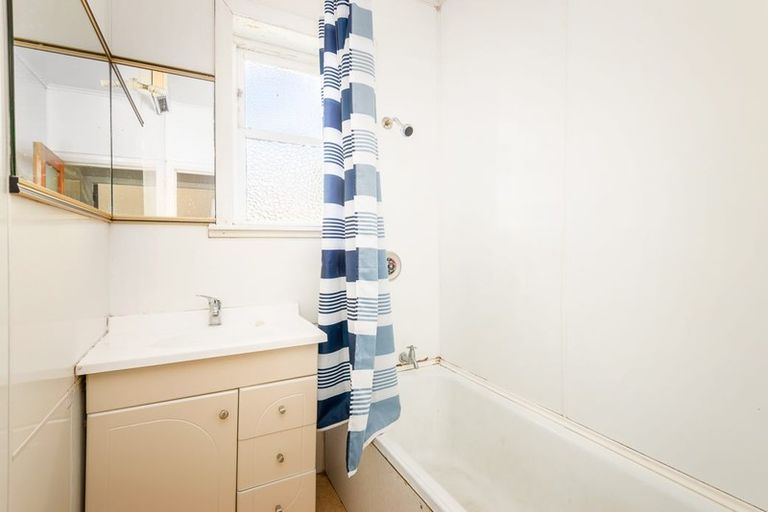 Photo of property in 27 Piko Crescent, Riccarton, Christchurch, 8041