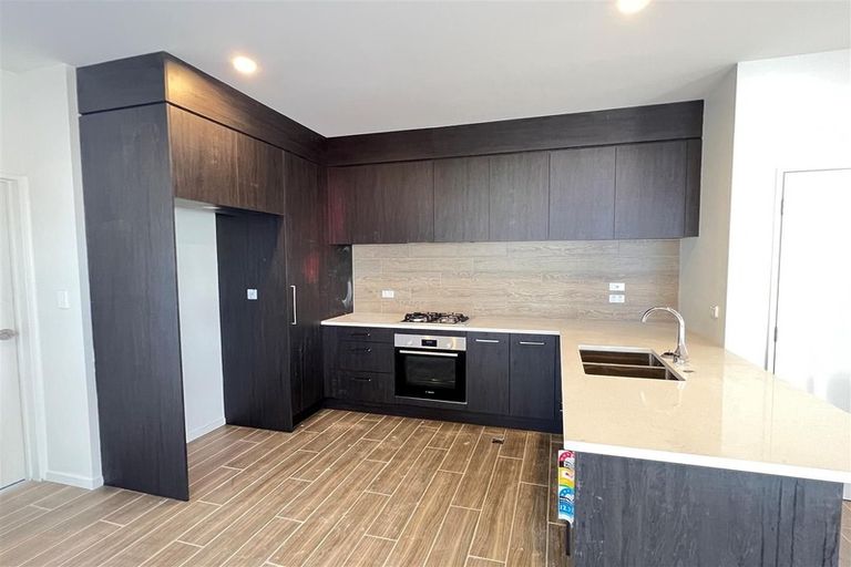 Photo of property in 1 Aramata Road, Papakura, 2110