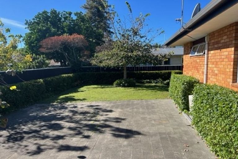 Photo of property in 24 Middle Road, Havelock North, 4130