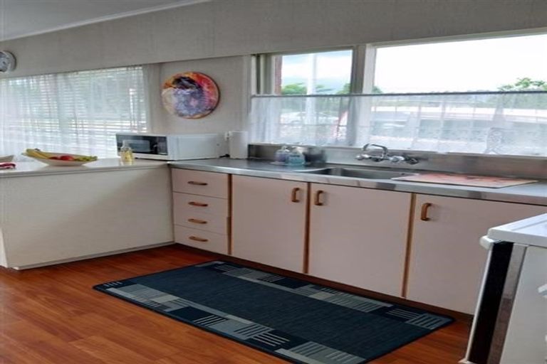 Photo of property in 84 Beach Road, Pahurehure, Papakura, 2113