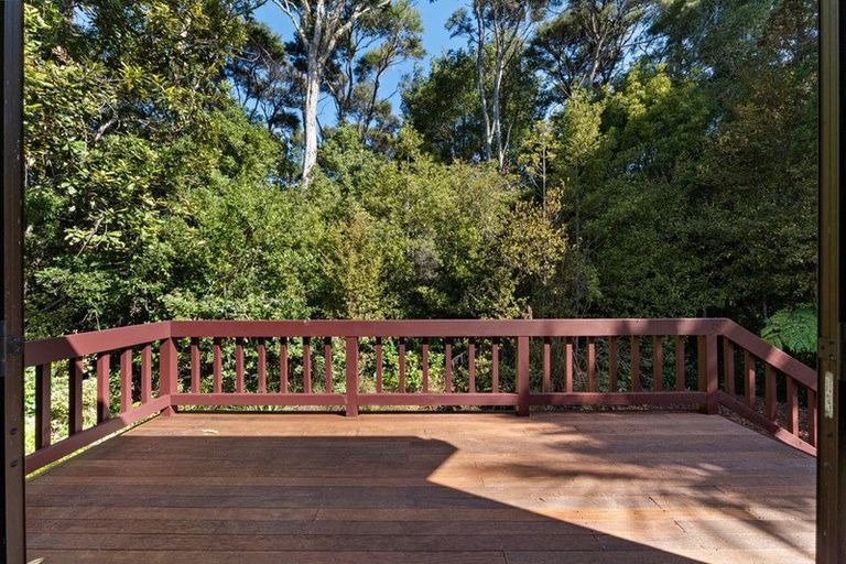 Photo of property in 2/18 Fernwood Grove, Bayview, Auckland, 0629