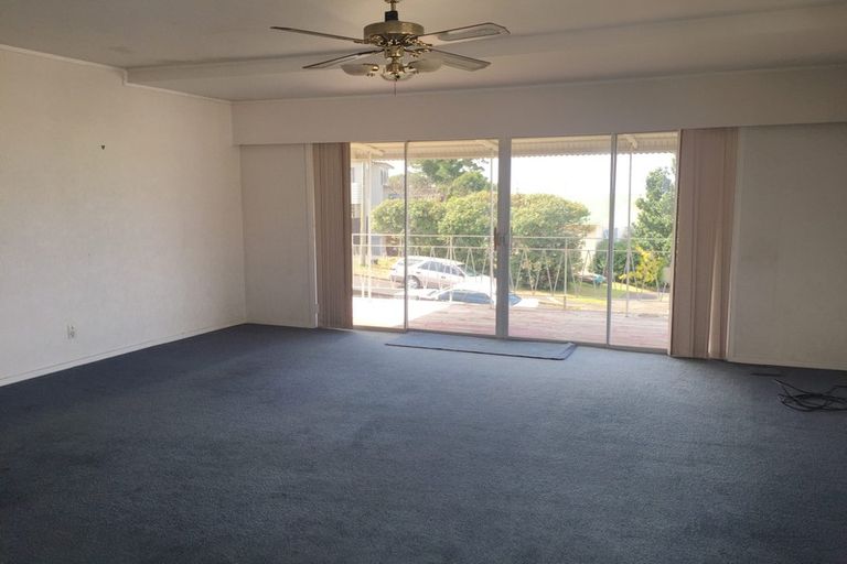 Photo of property in 15 Hauraki Crescent, Pinehill, Auckland, 0632