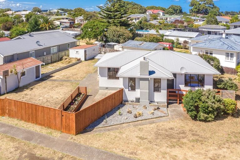 Photo of property in 27 Konini Street, Tawhero, Whanganui, 4501