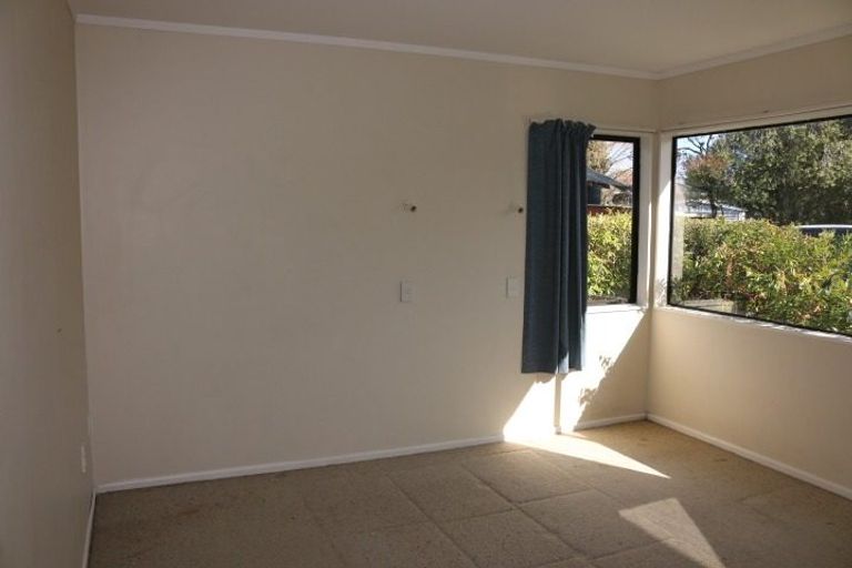 Photo of property in 19 Norwich Place, Awapuni, Palmerston North, 4412