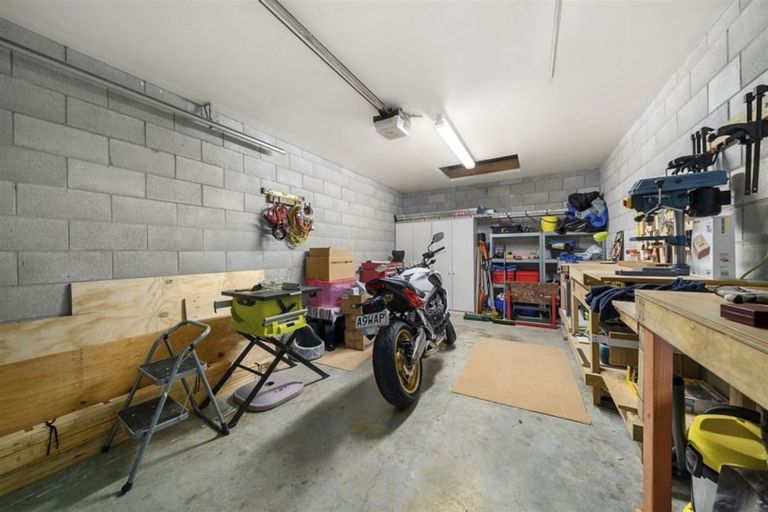 Photo of property in 23 Doris Gordon Crescent, Crofton Downs, Wellington, 6035