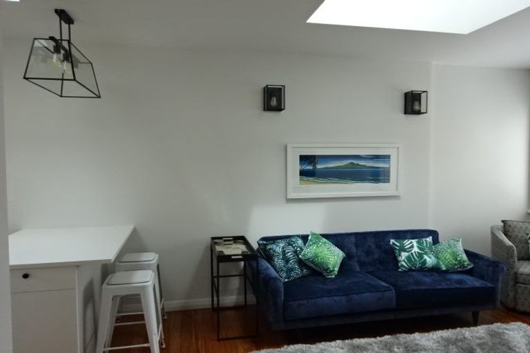 Photo of property in 1/64 Victoria Road, Devonport, Auckland, 0624