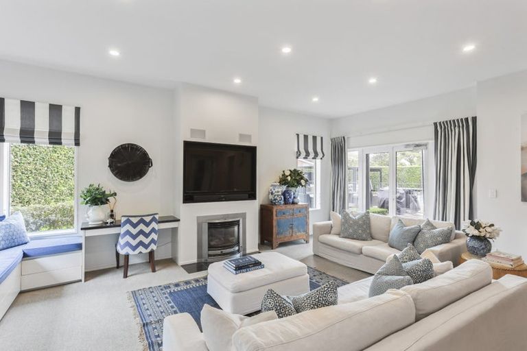 Photo of property in 1/253 Memorial Avenue, Burnside, Christchurch, 8053