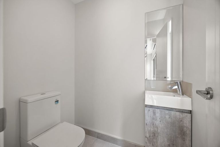 Photo of property in 4 Meritage Lane, Te Atatu South, Auckland, 0610