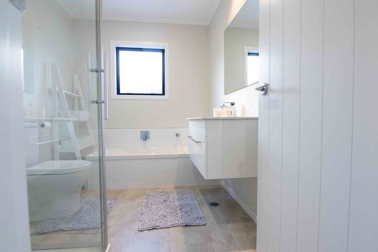 Photo of property in 33 Ridgedale Crescent, Flagstaff, Hamilton, 3210