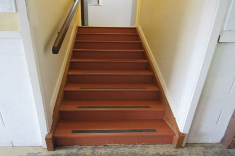 Photo of property in 1b Cairngorm Place, Highland Park, Auckland, 2010