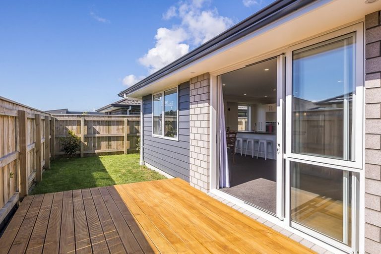 Photo of property in 10 Tapuhikura Street, Waikanae, 5036