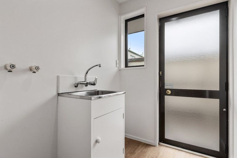 Photo of property in 1/3 Thornhill Place, Sockburn, Christchurch, 8042