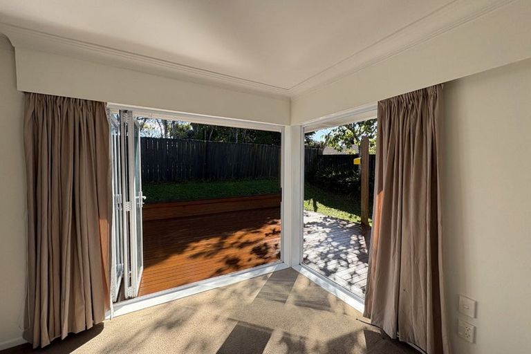 Photo of property in 2/18 Nikau Street, New Lynn, Auckland, 0600