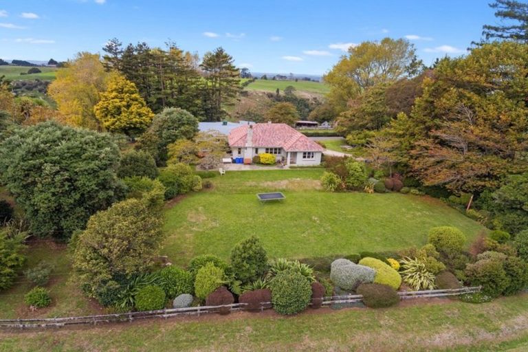 Photo of property in 205 Maunga Road, Pukeatua, 3880