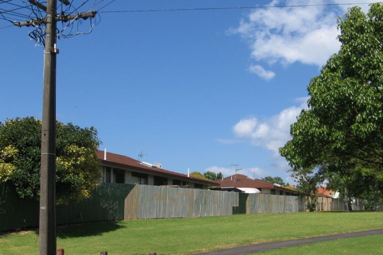 Photo of property in 9/60 Nikau Street, New Lynn, Auckland, 0600