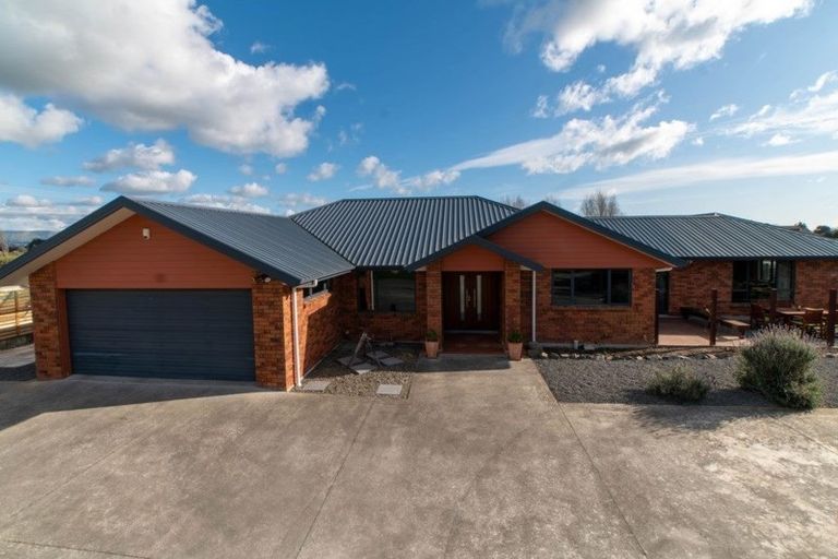 Photo of property in 339 Stoney Creek Road, Kelvin Grove, Palmerston North, 4470