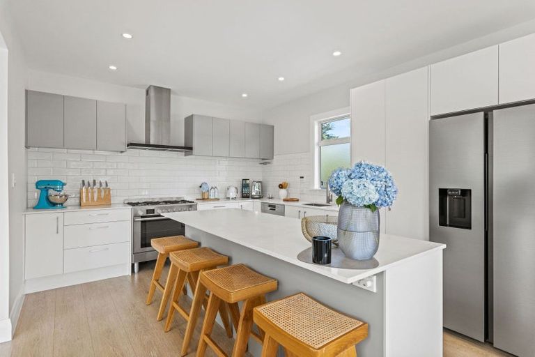 Photo of property in 3 Strowan Road, Strowan, Christchurch, 8052