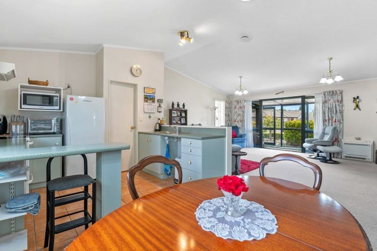 Photo of property in 4 Ashmore Place, Fairy Springs, Rotorua, 3015