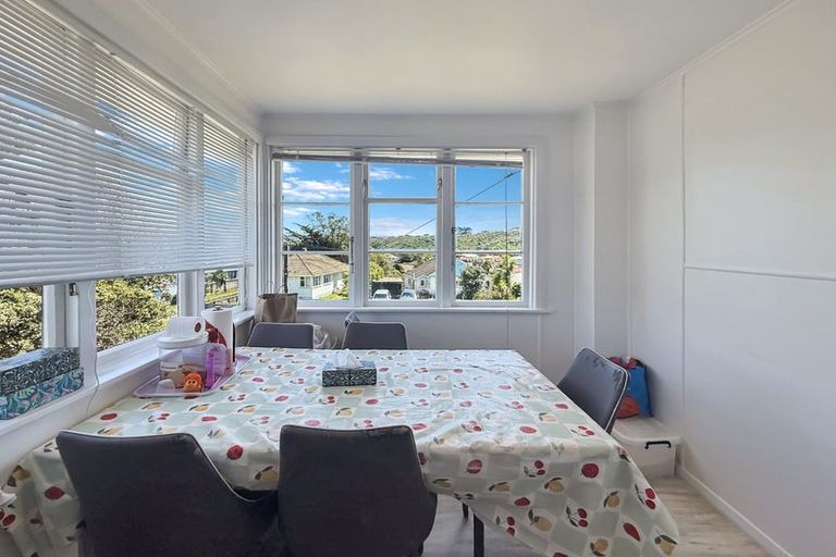 Photo of property in 13 Dorset Grove, Cannons Creek, Porirua, 5024