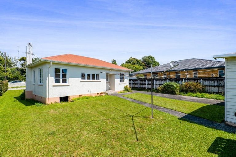 Photo of property in 7 Tarahua Road, Vogeltown, New Plymouth, 4310
