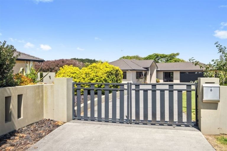 Photo of property in 8 Frank Knight Place, Waiuku, 2123
