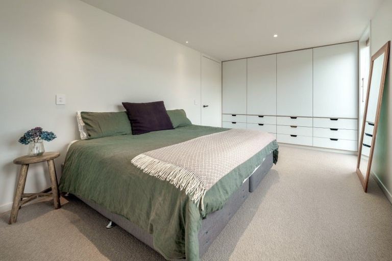 Photo of property in 17 Doug Ledgerwood Drive, Wanaka, 9305