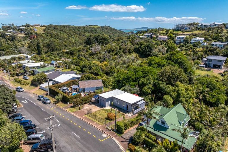 Photo of property in 5 Korora Road, Oneroa, Waiheke Island, 1081