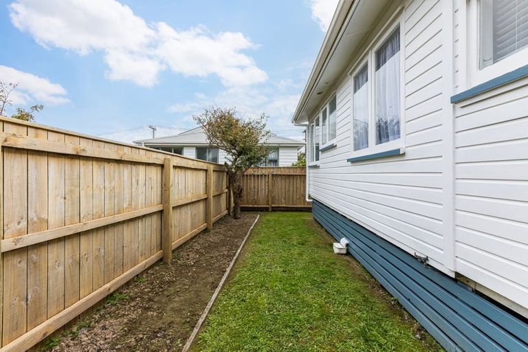 Photo of property in 10a Main Road, Titahi Bay, Porirua, 5022
