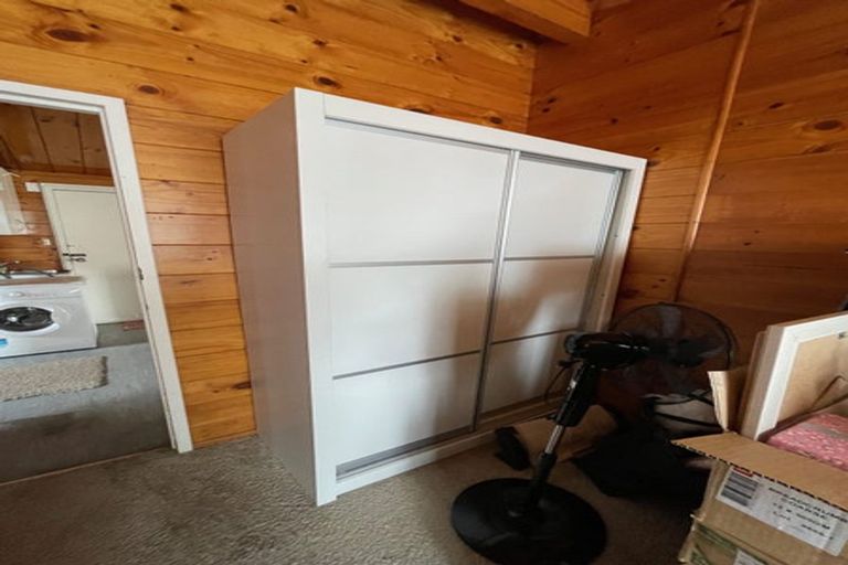 Photo of property in 35 Wairau Road, Forrest Hill, Auckland, 0627