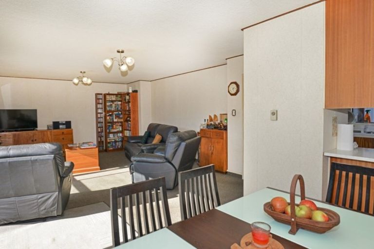 Photo of property in 2/506 Saint Aubyn Street East, Hastings, 4122