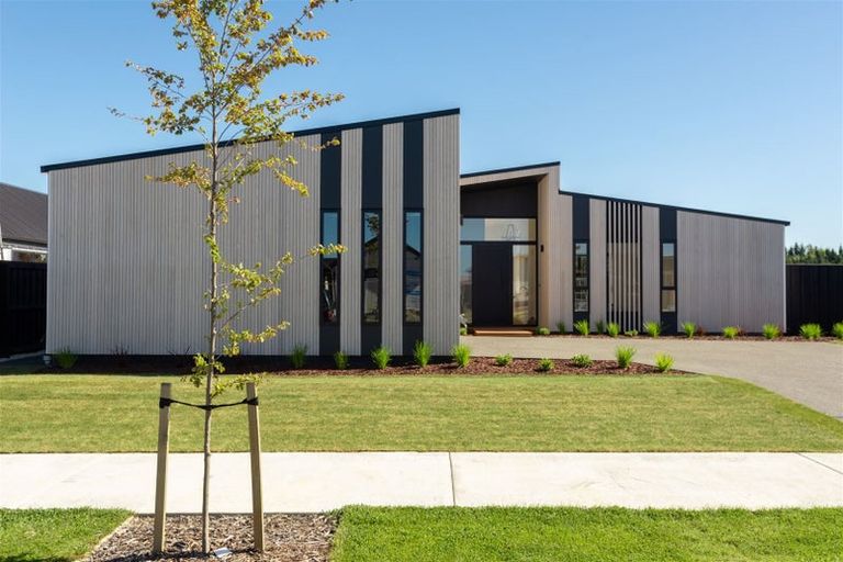 Photo of property in 37 Hotere Street, Rangiora, 7400