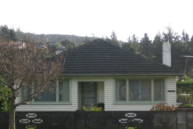 Photo of property in 2/350 Stokes Valley Road, Stokes Valley, Lower Hutt, 5019