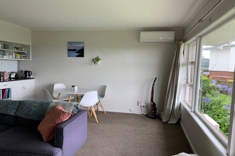 Photo of property in 2/4 Dewsbury Terrace, Castor Bay, Auckland, 0620
