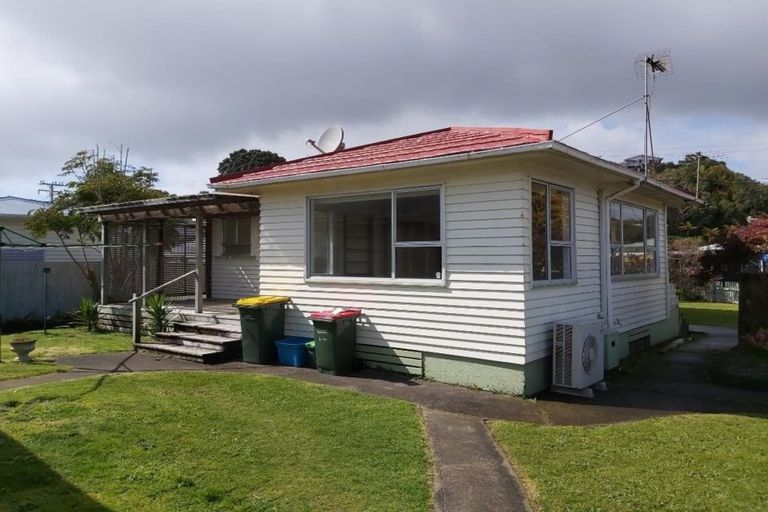 Photo of property in 4 Lydford Place, Spotswood, New Plymouth, 4310