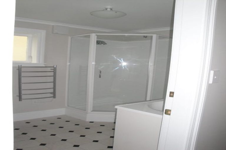 Photo of property in 4/112 Austin Street, Mount Victoria, Wellington, 6011